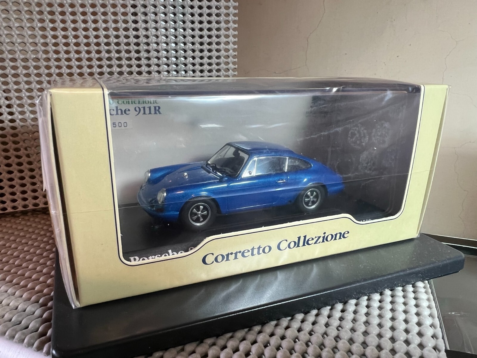 ミニカー 1/43 SPARKMODEL PORSCHE 911 R 1967 Amazon | spark model 1/43 Porsche 911R 1967年 Silver