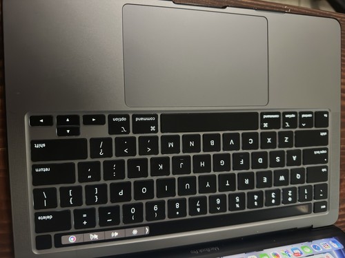 MacBook Pro 13\" 2020 - 高速、i5、16GB、512GB Amazon.com: Apple 2020 MacBook Pro with 2.0GHz Intel Core i5