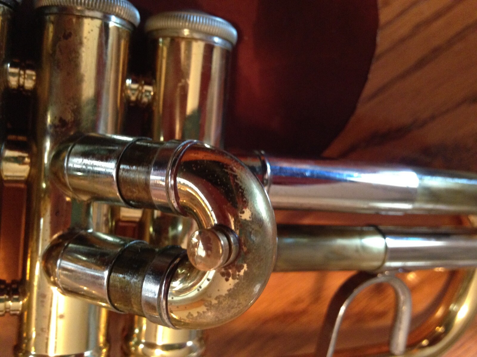 VINTAGE  BACH STRADIVARIUS MODEL 37 TRUMPET  plays like it should nothing stuck