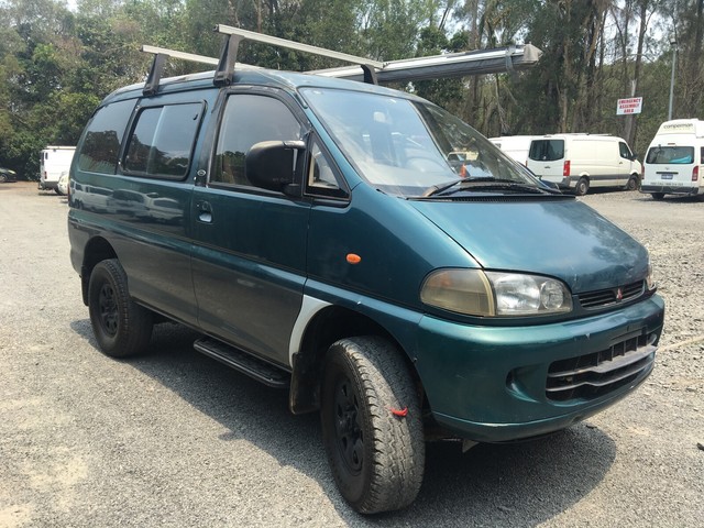 Mitsubishi delica 2000