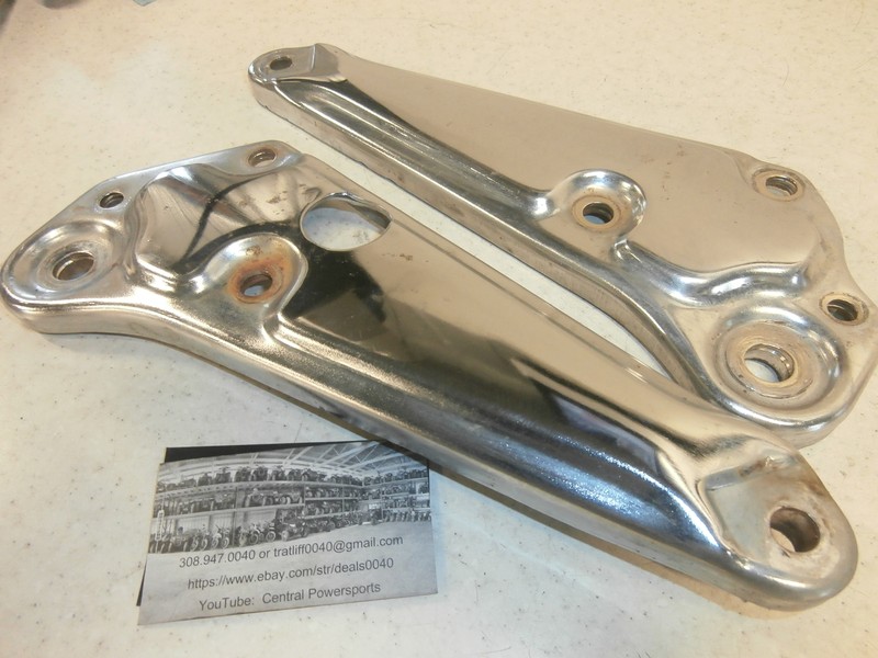 エル('53メキシコ) 1981 Suzuki Gs450 GS 450 GENUINE Front Foot Rests Pegs Steps