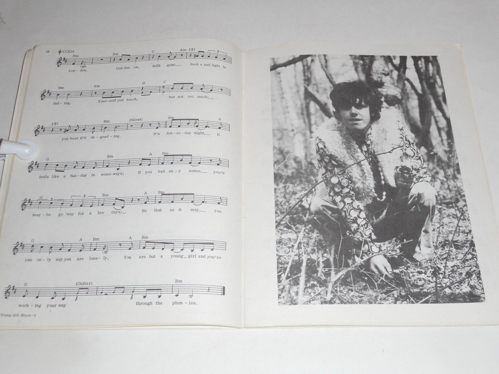Donovan No.4 Songbook: From Sunshine Superman To Mellow Yellow,1968 Sheet Music