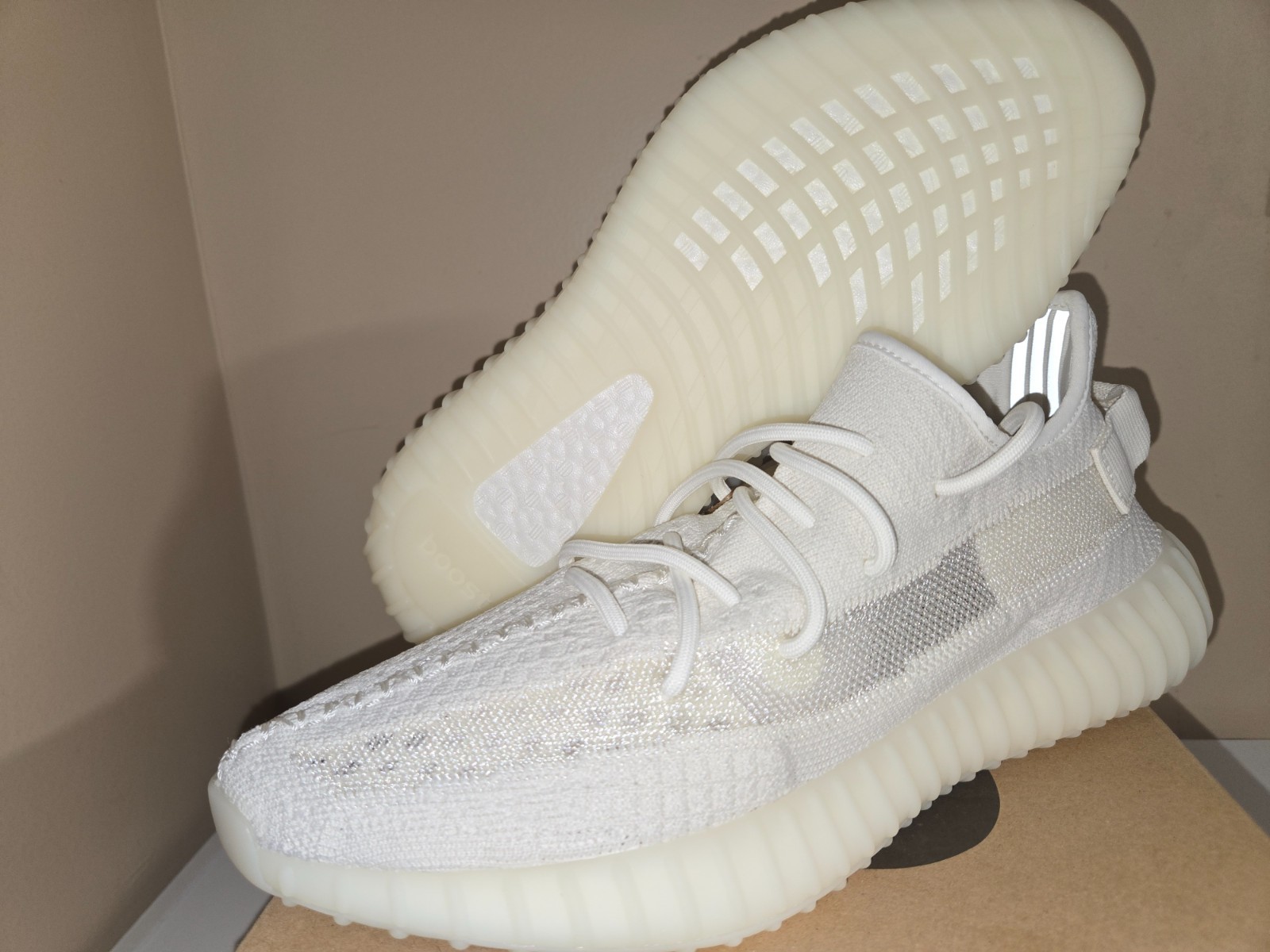 Yeezy 350 V2 ホワイト Yeezy Boost 350 V2 'Cream White / Triple White' - Adidas