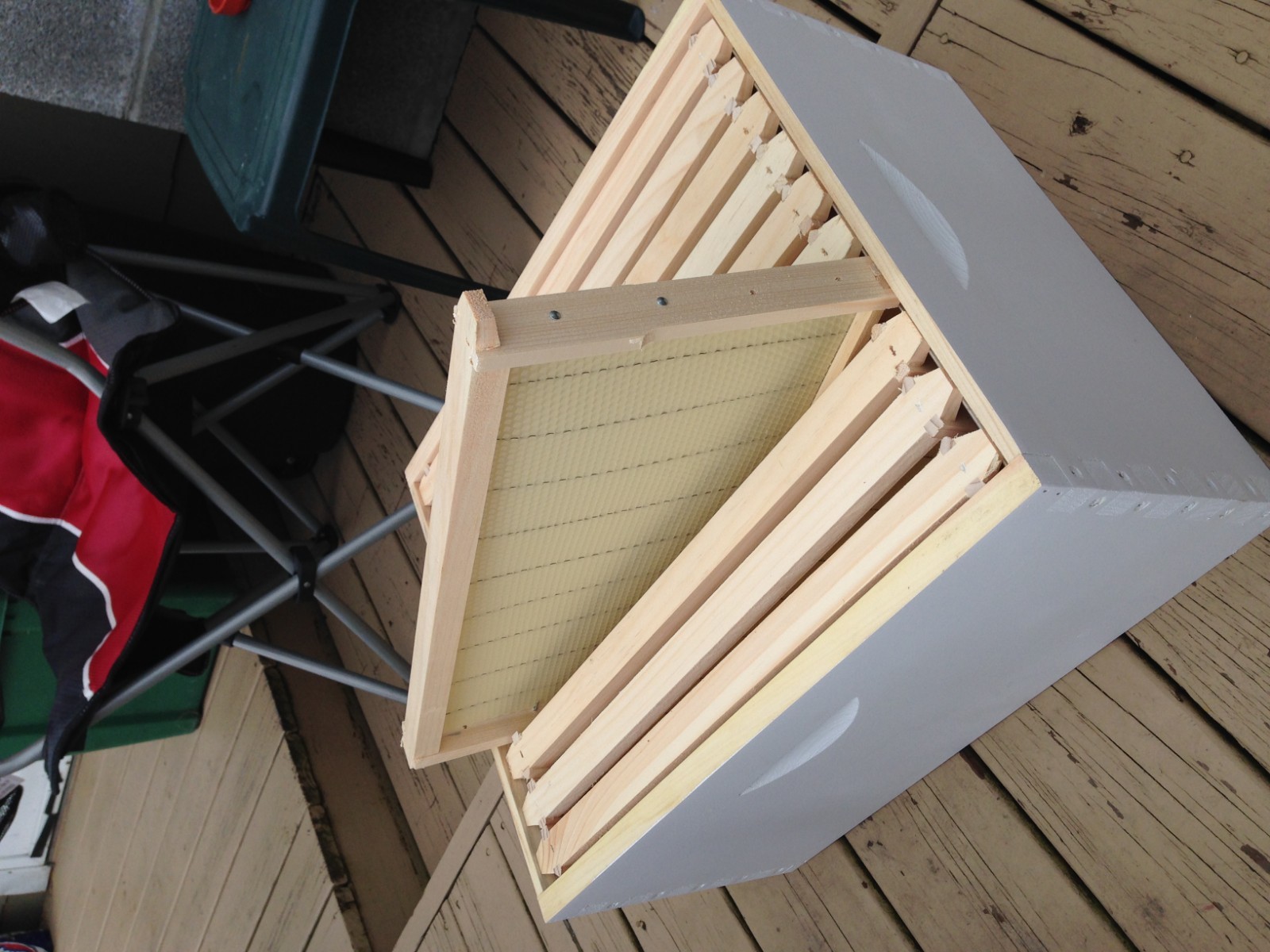 10 frame deep super frames and foundation.