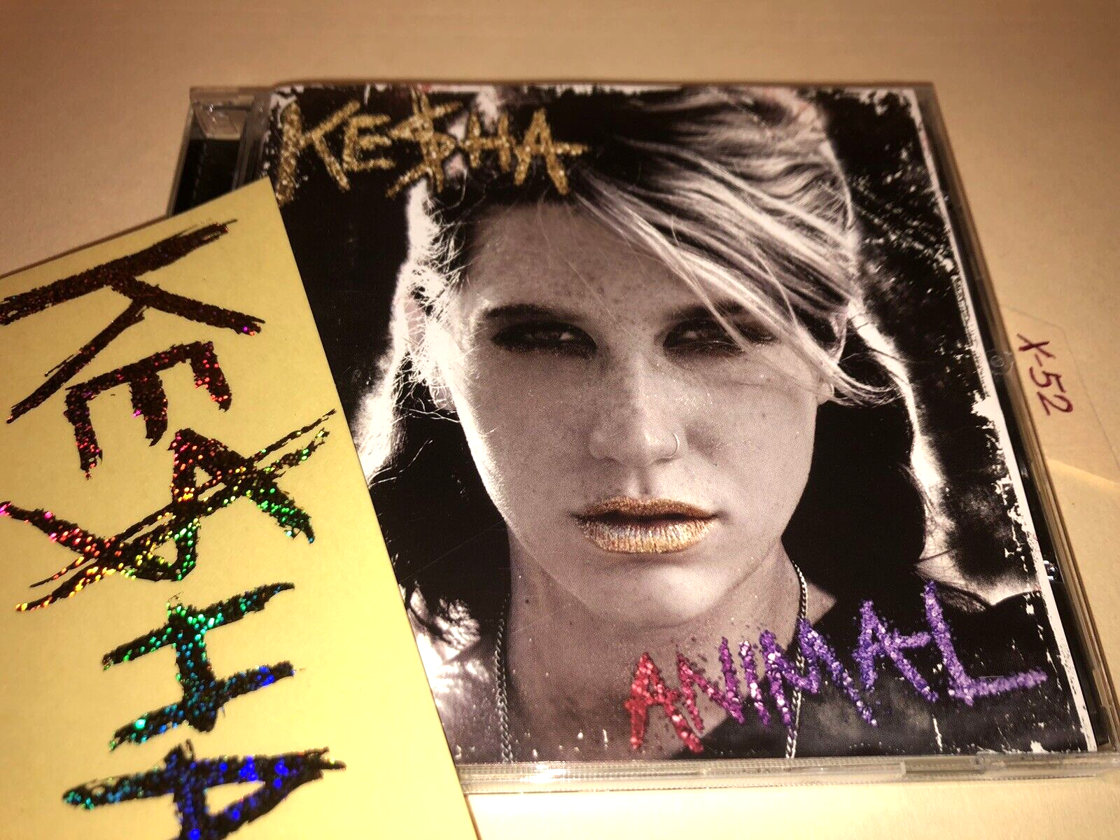 Kesha CD Animal Korea Edition with BONUS Track and Glitter