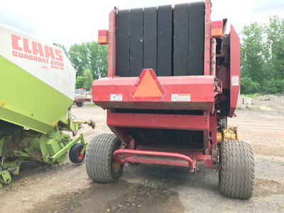 2010 NEW HOLLAND BR7060 ROUND BALER stk#35604
