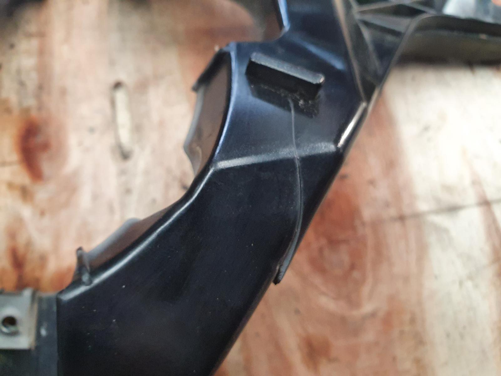 2007 Bmw 1 Series RIGHT INDICATOR/FOG/SIDE FOGLAMP BRACKET E82/E87/E88 COUPE/HATCH/ image 7