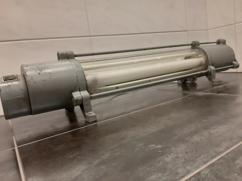 Paul Mrosek Industrielampe Werkstatt Hof Keller Ex Lampe Schalter Steckdose