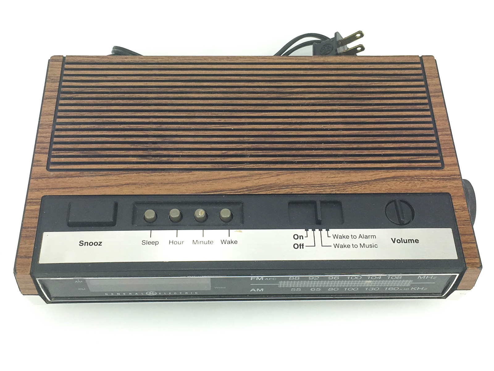 Vintage General Electric 7-4630D Digital Alarm Clock Radio