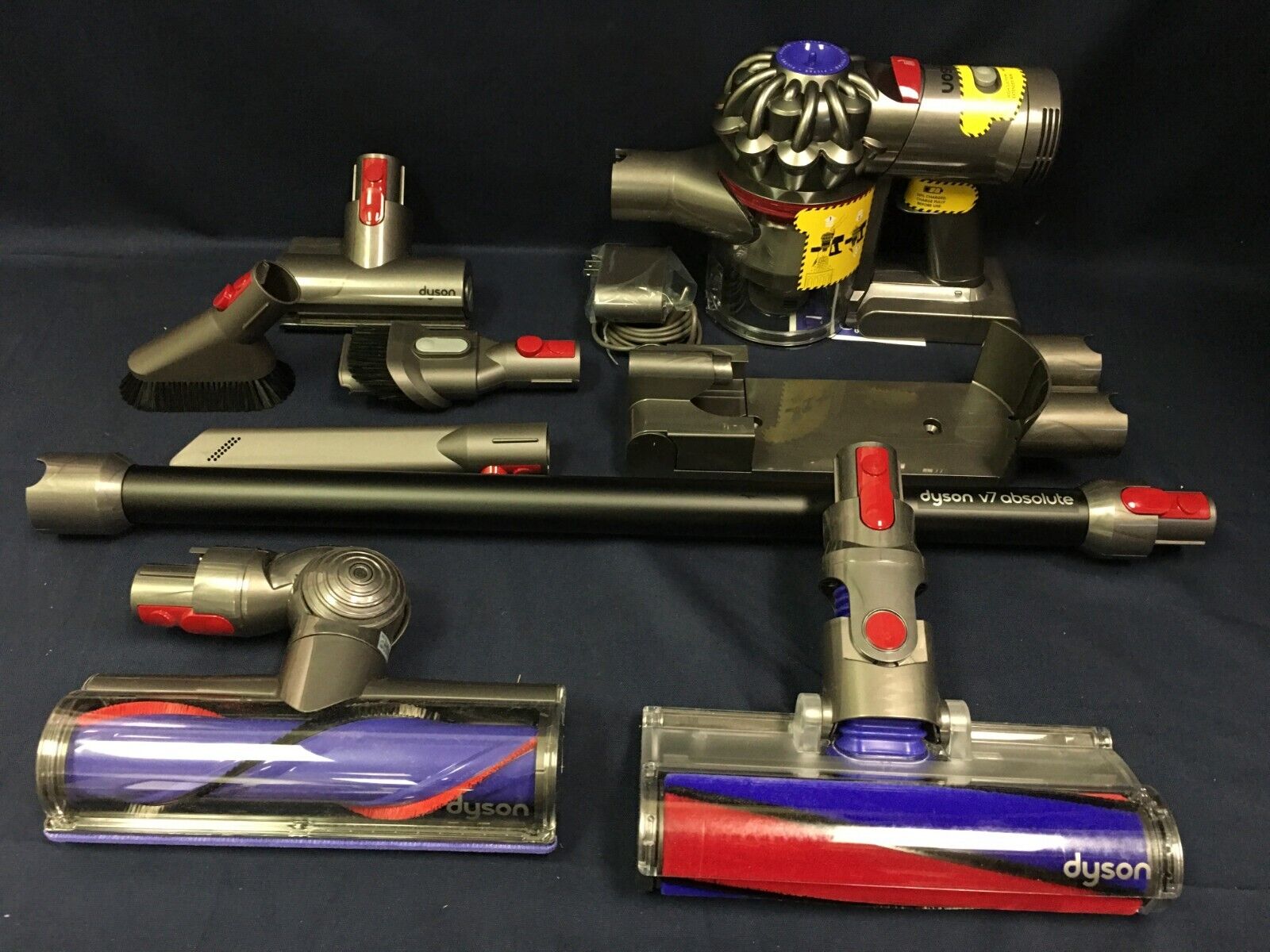 Dyson V7 Absolute Cordless Stick Vacuum Cleaner (SV11) Black Dyson V7 Absolute Cordless Stick Vacuum Cleaner (SV11) Black