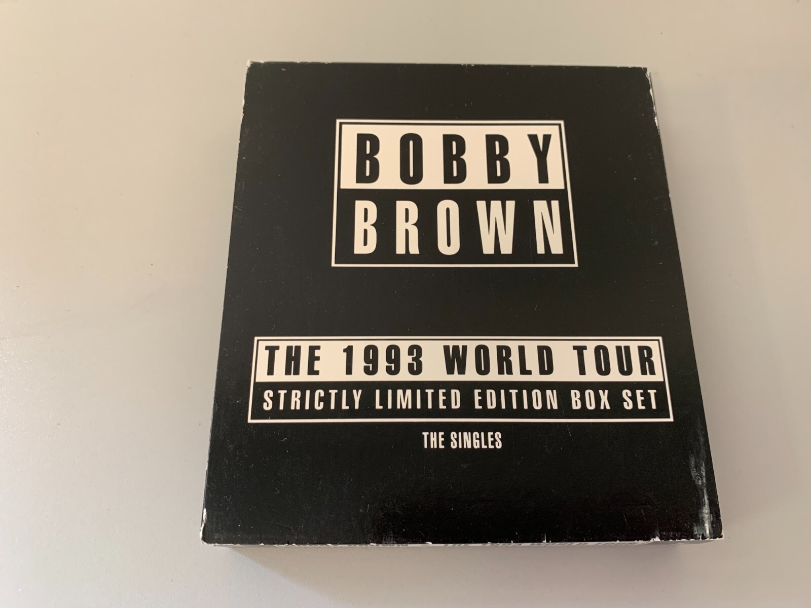 洋楽 Bobby Brown 1993 World Tour Box Set Bobby Brown – The 1993 World Tour - The Singles - 5 Picture