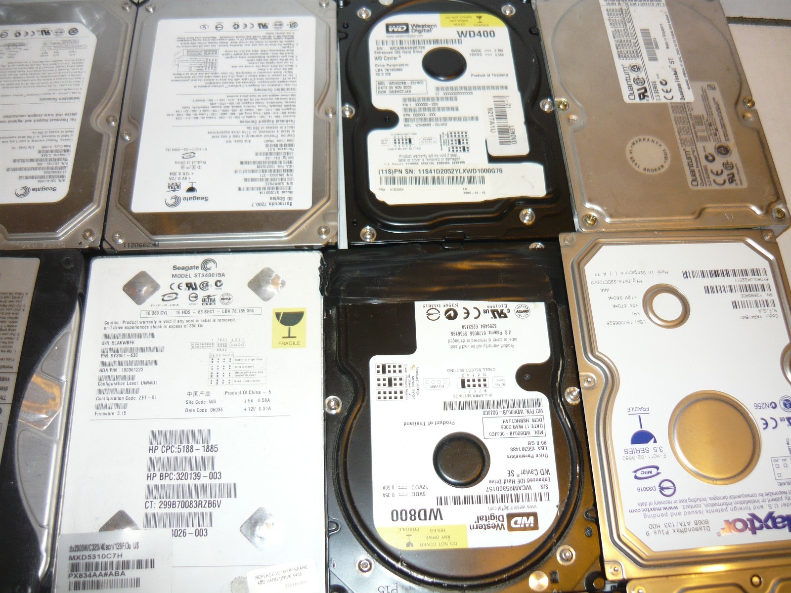 Lot of 22 BROKEN AS IS FOR PARTS SCRAP 3.5'' hard drives GOLD RECOVERY 24 LBS
