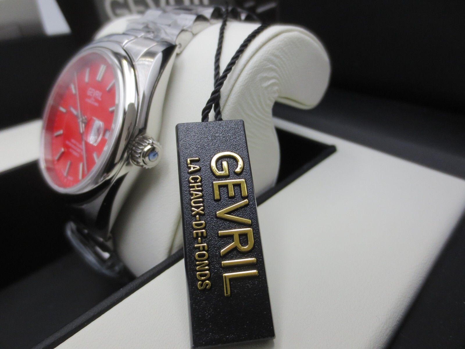 Pre-owned Gevril Men's 48932b West Village Swiss Automatic Sellita Sw200 Red Dial Watch