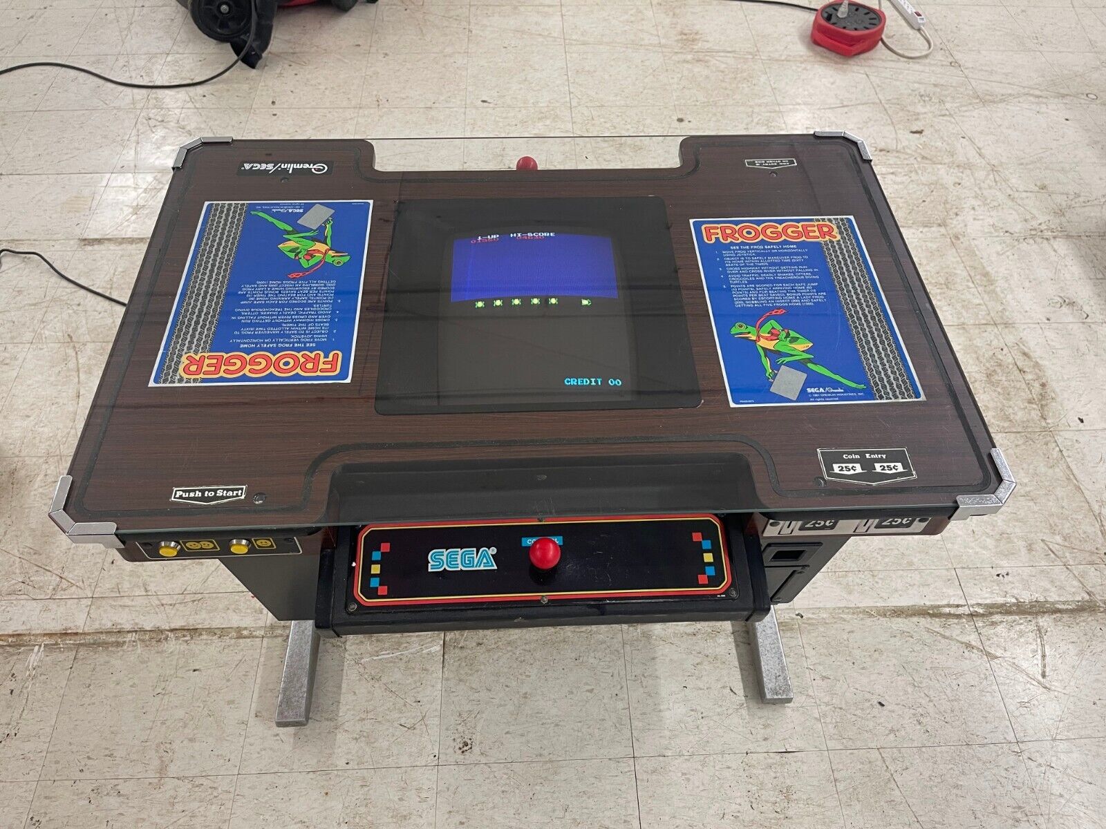 Near Mint 1981 Sega/Gremlin FROGGER cocktail video arcade Near Mint 1981 Sega/Gremlin FROGGER cocktail video arcade