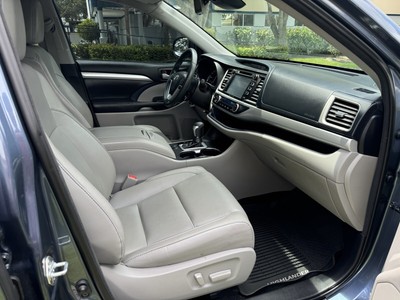 image 3 of interior