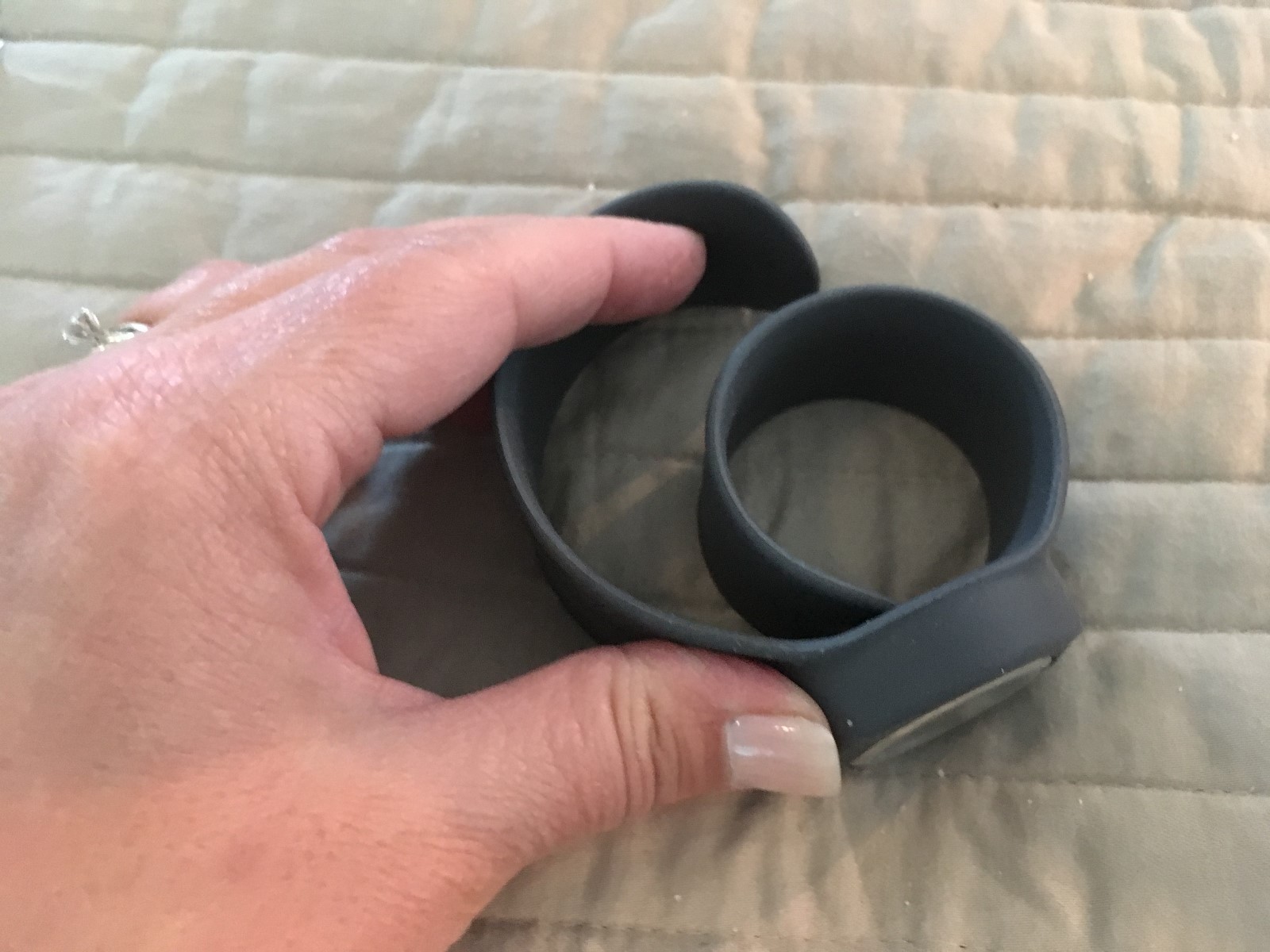 AEO American Eagle Outfitters Mens Womens Gray Digital Watch Rubber Snap Band