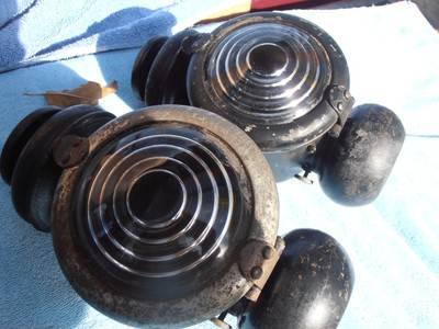TWO (2) ANTIQUE AUTO CARRIAGE KEROSENE CLEAR GLASS LIGHTS