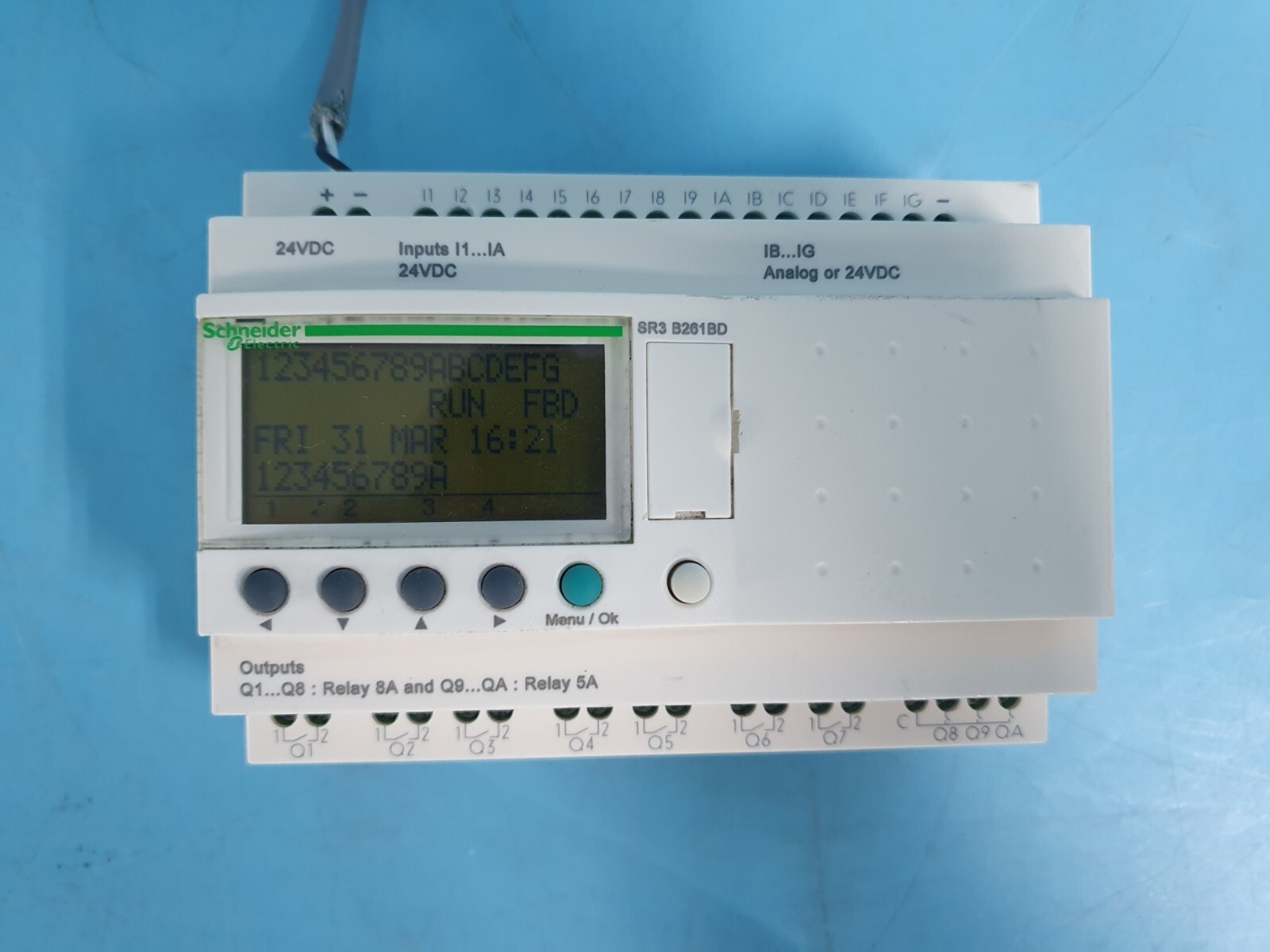 Schneider Electric SR3B261BD Compact Smart Relay