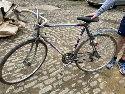 Vintage 1980's Road Bicycle - Chessington Elan D'Or