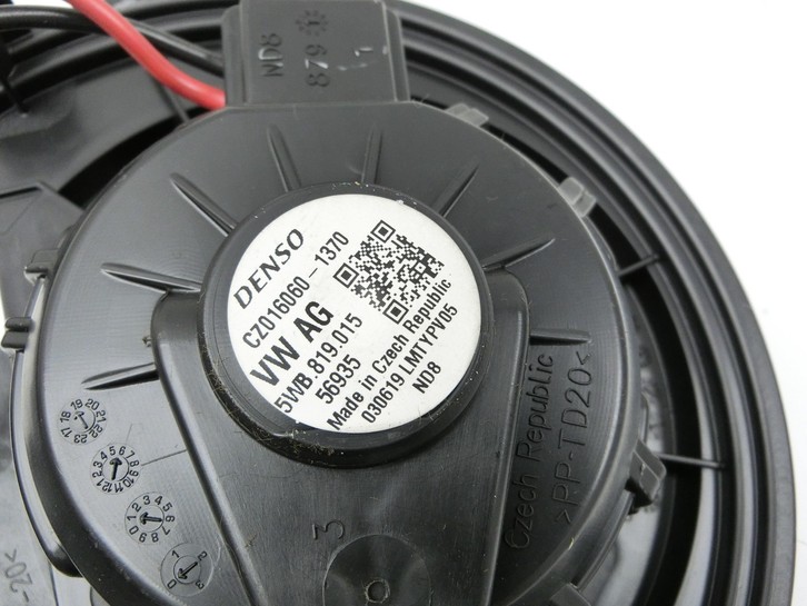 Skoda Octavia III 5E 17-20 Gebläsemotor Lüftermotor Heizungsgebläse Skoda Octavia III 5E 17-20 17.06.2019 5WB819015... Vorschau 5
