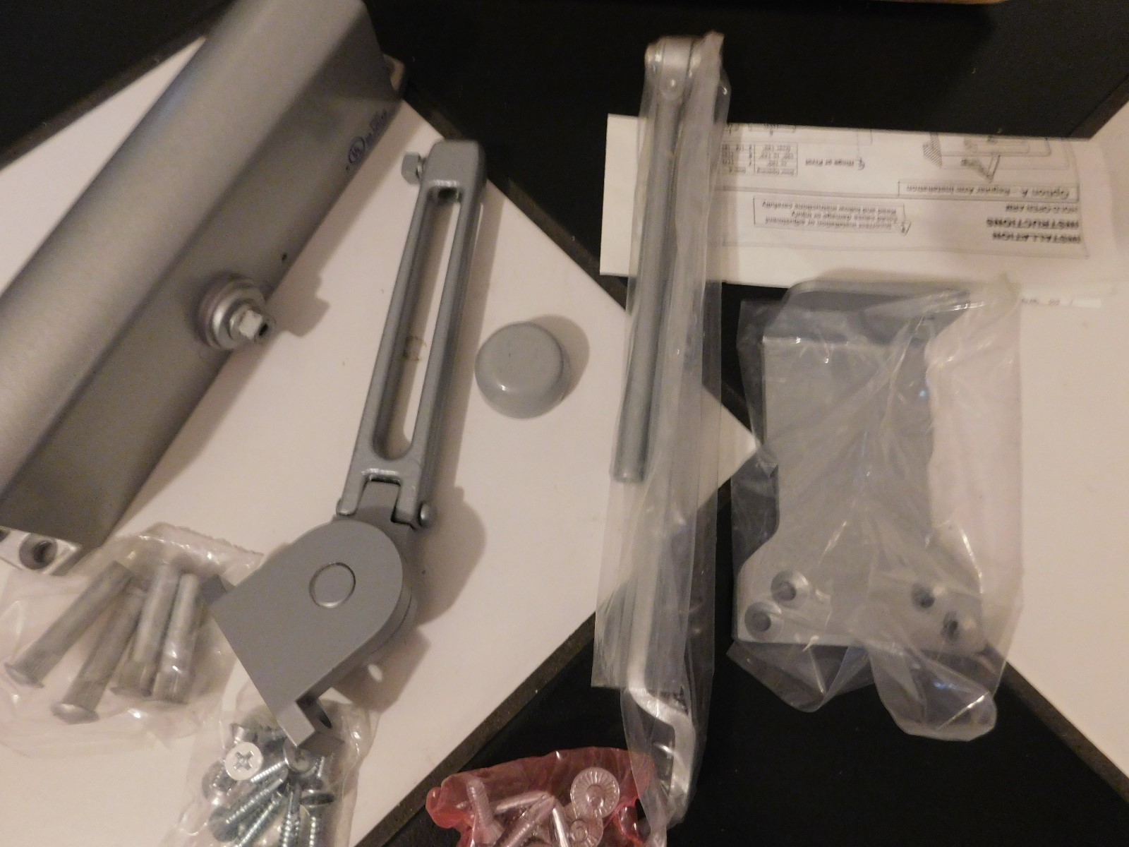 NEW IN BOX YALE 1111BF HOLD OPEN 689 ALUM. FINISH DOOR OPENER