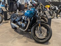 TRIUMPH BONNEVILLE BOBBER- 2026 - NEW IN STOCK  