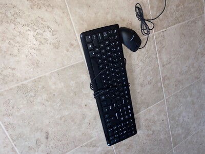 AmazonBasics KU-0833 Wired Keyboard