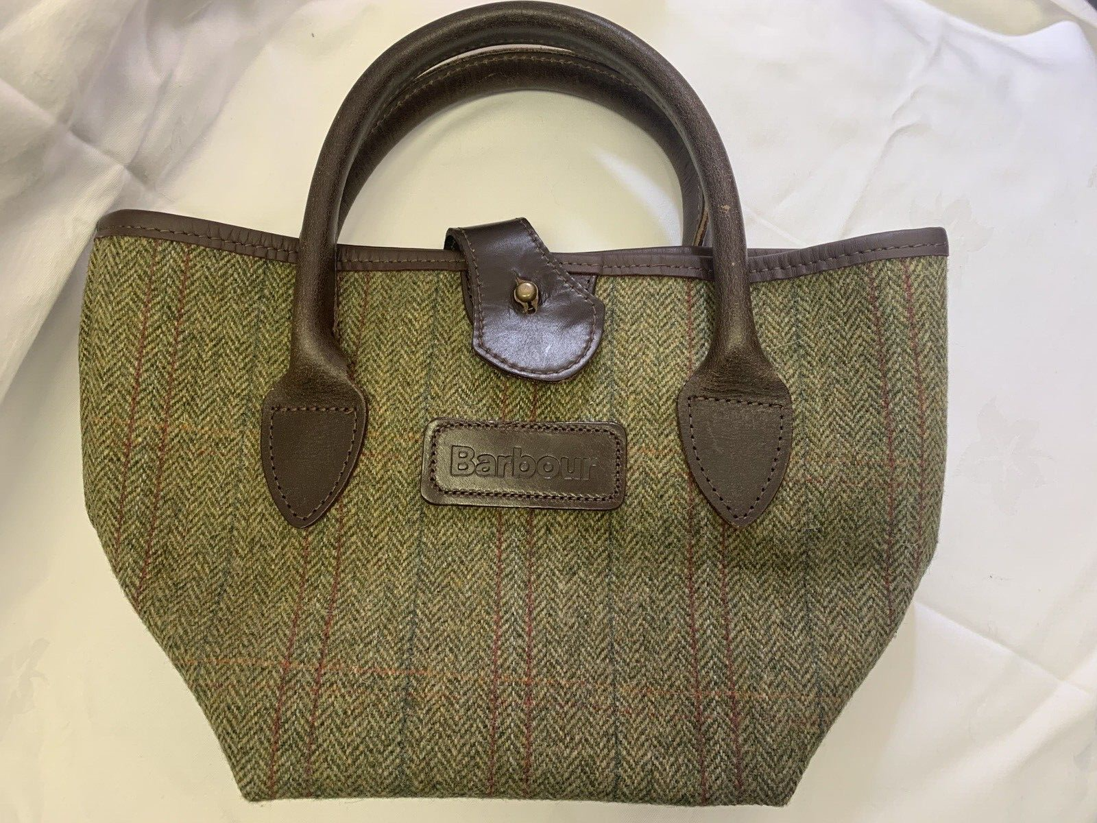 Barbour deals handbag gold