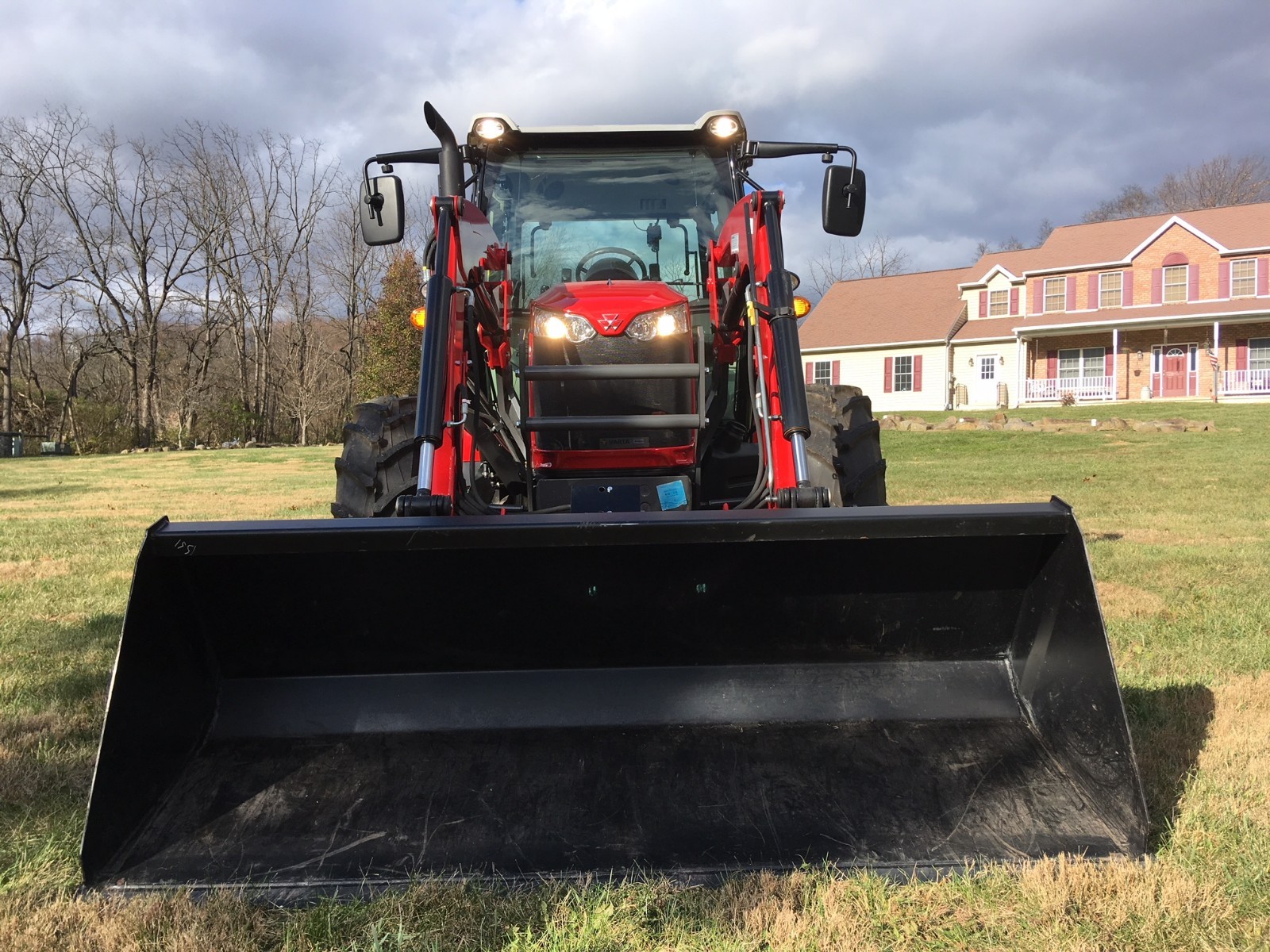 2017 MASSEY FERGUSON 4707 TRACTOR CAB LOADER 4WD 55 HRS SINCE NEW w/MF WARRANTY