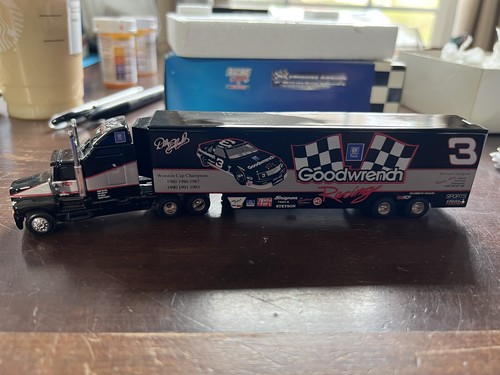 Dale Earnhardt gm goodwrench 1/96 race car transporter 1995 Dale Earnhardt gm goodwrench 1/96 race car transporter 1995