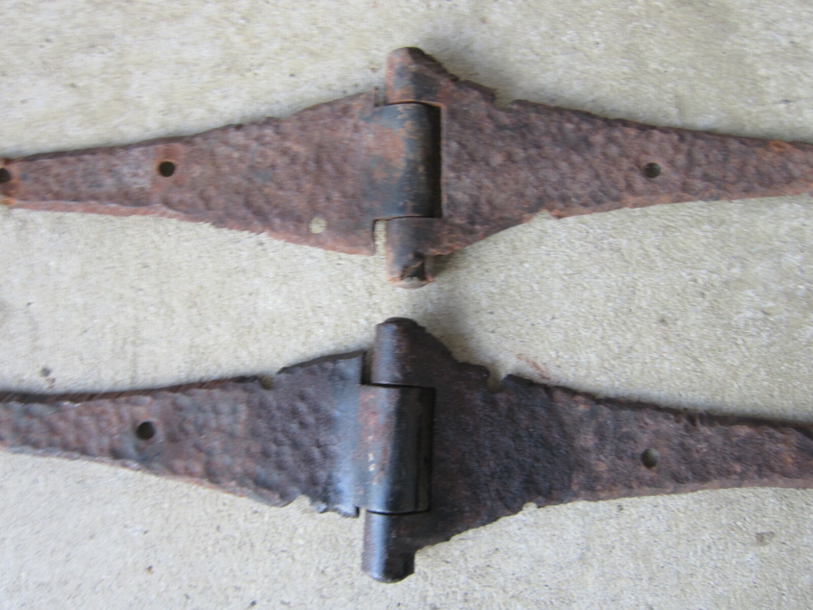 Antique Old Set Hand Forged Gate Barn Door Arrow Strap Hinges Vtg Rustic Patina