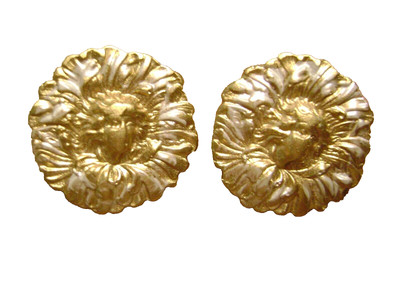 VINTAGE  ROUND SUNFLOWER  GOLD AND SILVER TONE LEAF RESIN POST PIERCED EARRINGS