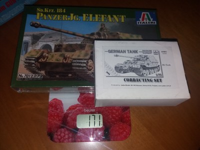 ITALERI 7012 ARMO 72506 German Panzerjager ''ELEFANT'' track set 1/72