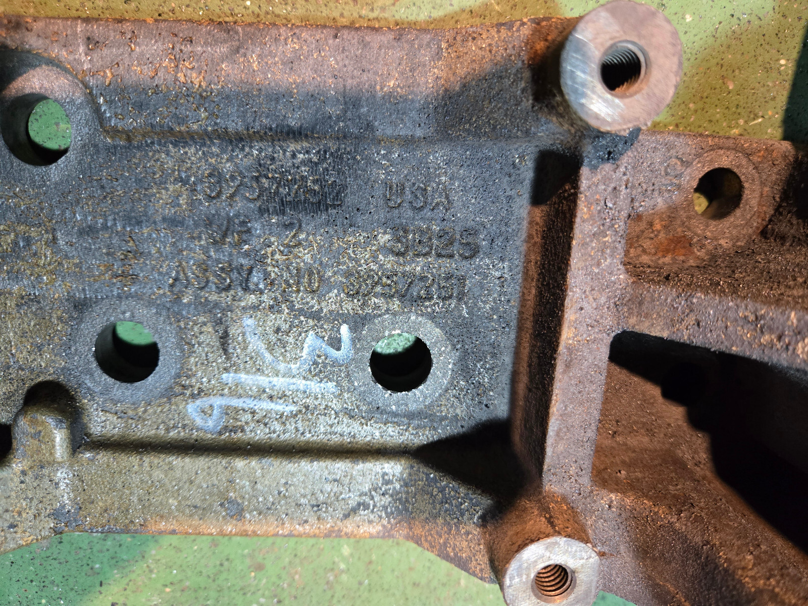 03-07 Dodge Ram Cummins 5.9L Engine Bracket 3957252 3957251 bracket - Picture 2 of 6