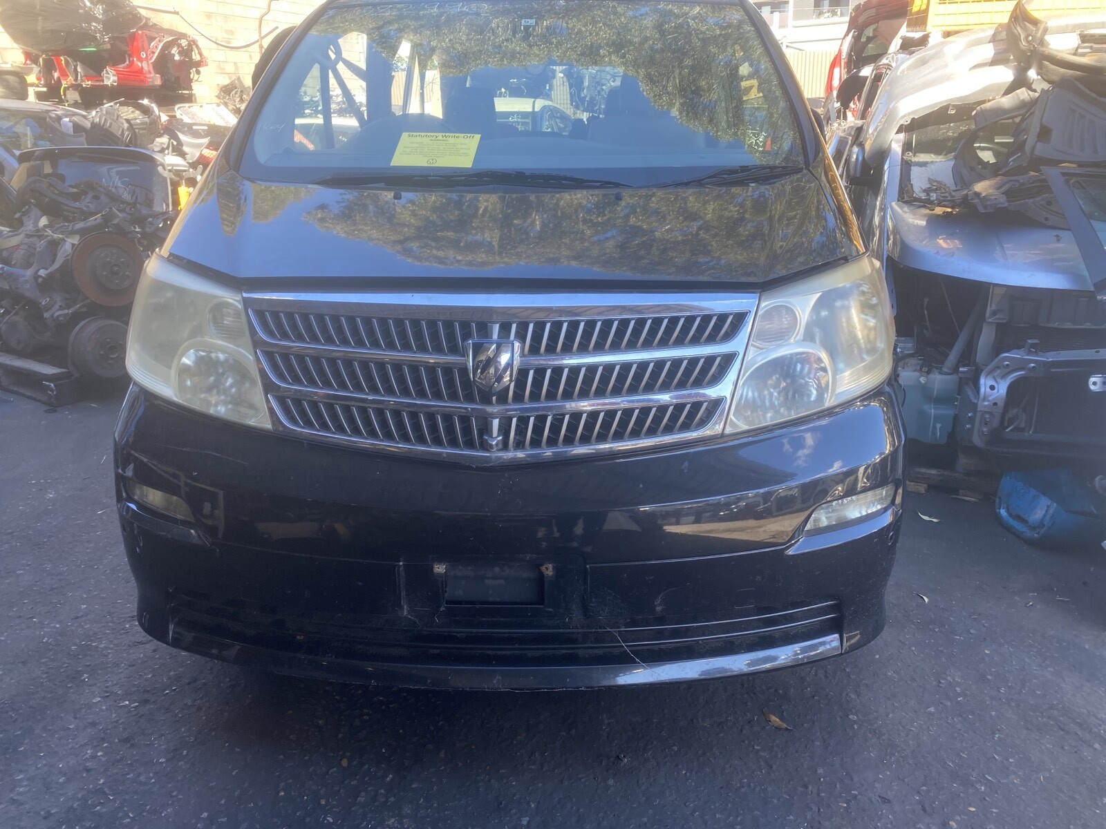 TOYOTA ALPHARD ANH10 WRECKING CAR - thumbnail 2