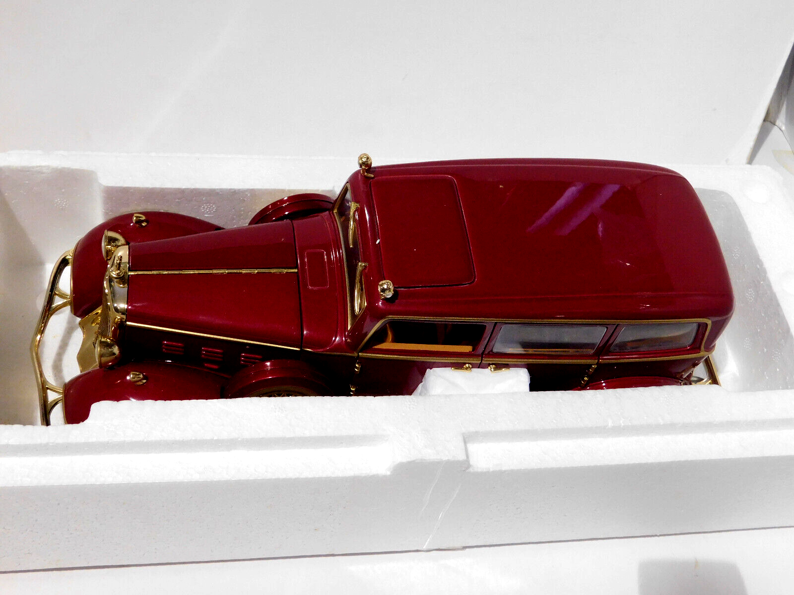 サンスター 1/18 キャデラック　DELUXE TUDOR サンスター 1/18 キャデラック DELUXE TUDOR