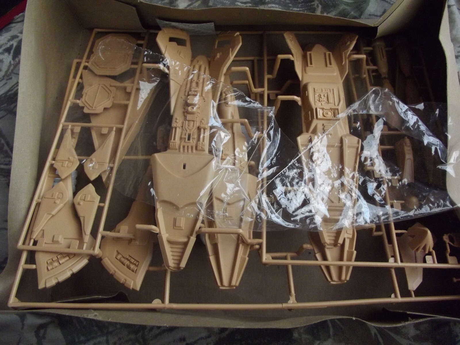 STAR TREK VOYAGER Kazon Torpedo 1996 Monogram model open box