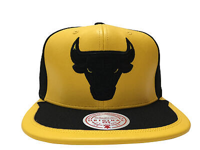 Желто-черная бейсболка Mitchell & Ness Chicago Bulls первого дня НБА - OSFA