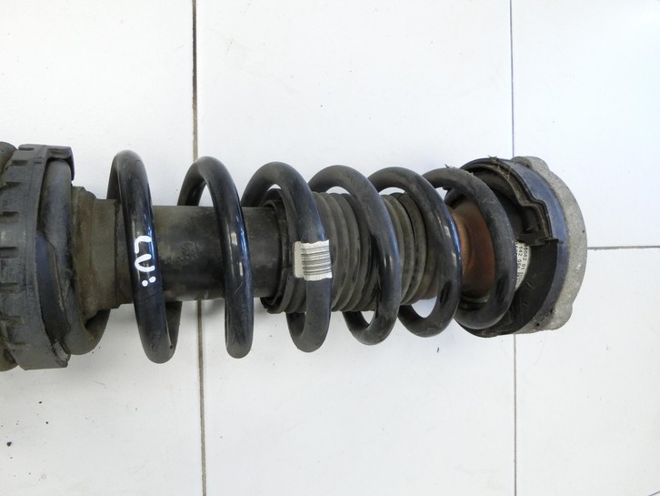 BMW F07 5er GT 535i 09-13 Stossdämpfer Federbein Vorne Links BMW F07 5er GT 535i 09-13 28.02.2012 6798151... Vorschau 3
