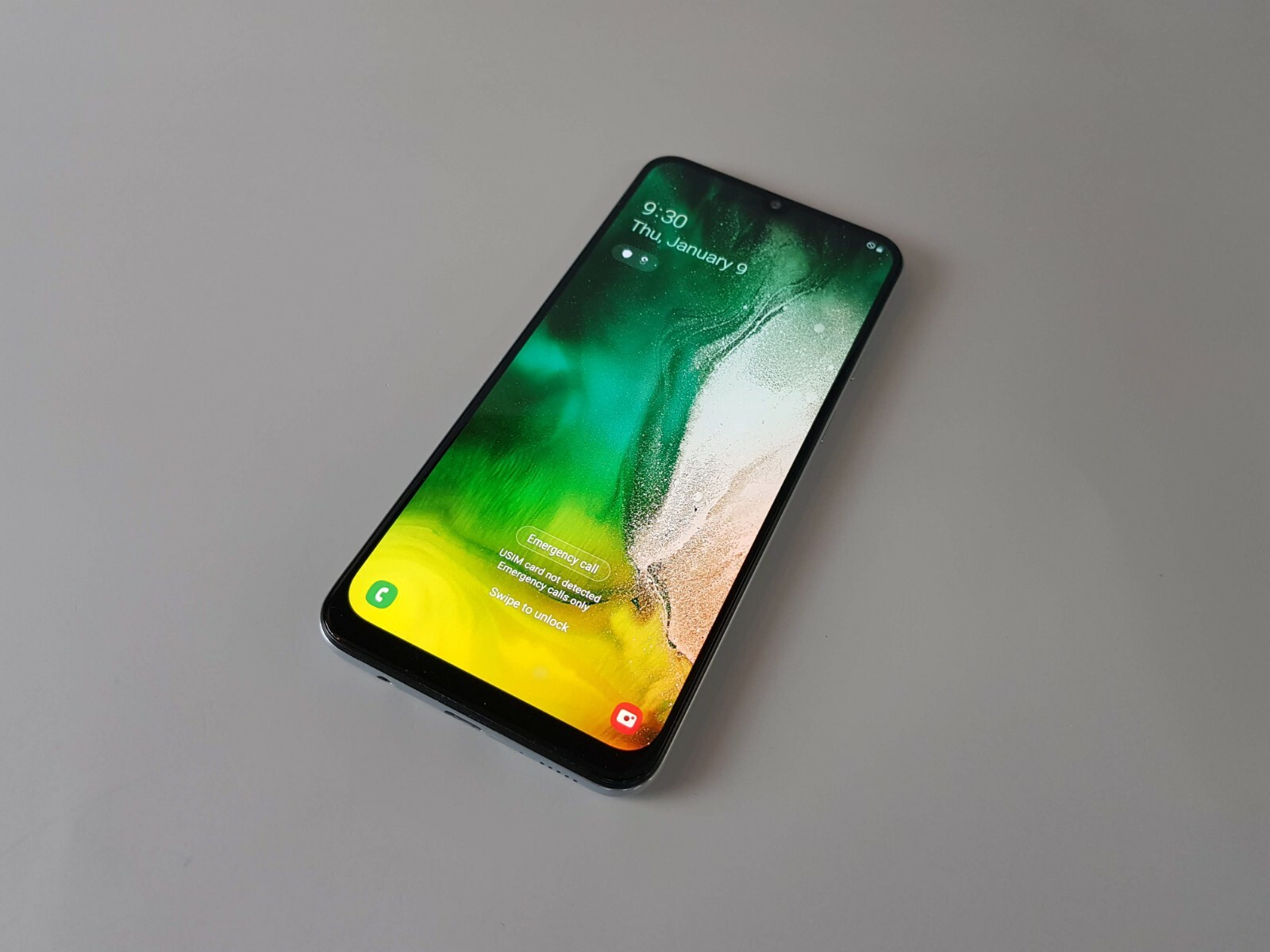 Samsung Galaxy A30 White 32GB Sm-A305N Unlocked *Excellent Condition*