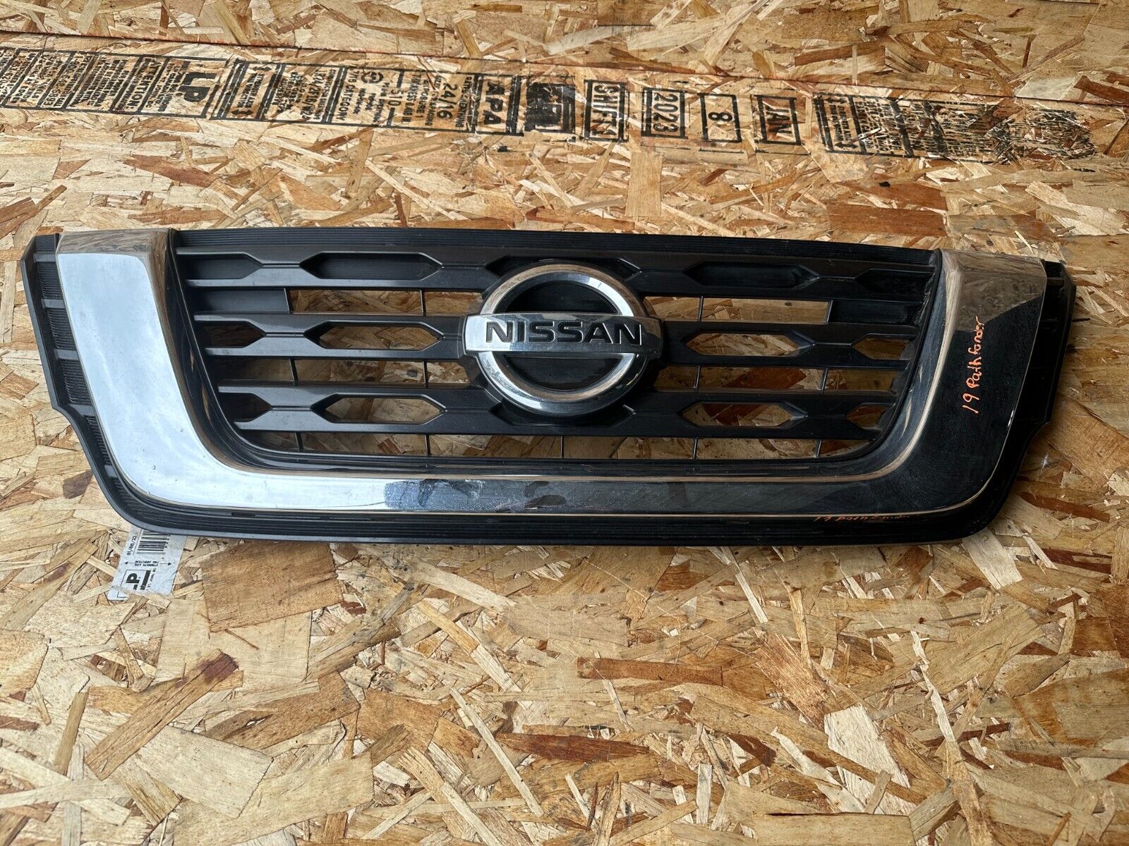 Grille Kit | NISSAN PATHFINDER 2017 Grille Kit | NISSAN PATHFINDER 2017