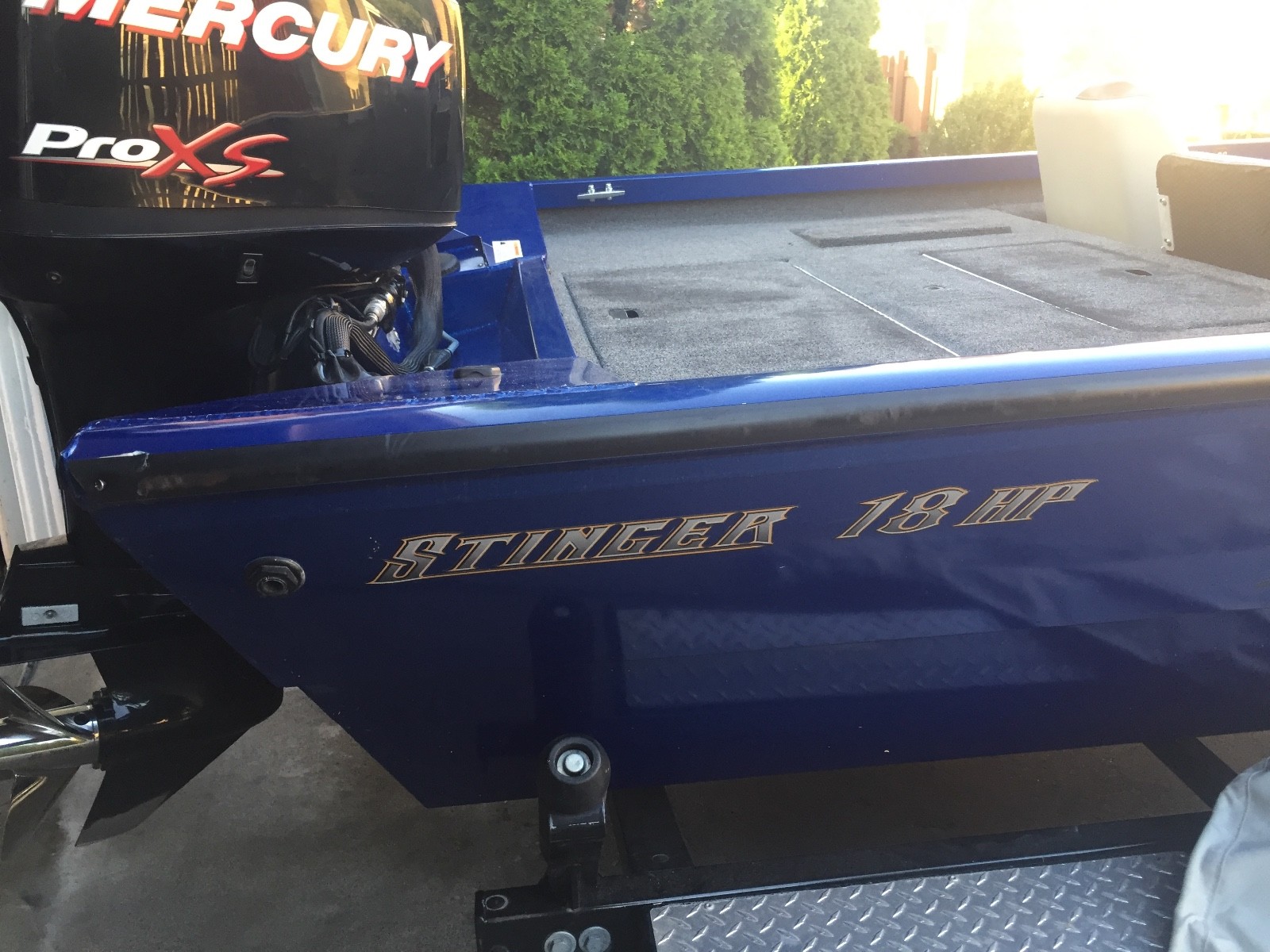 Lowe Stinger 18HP 2014