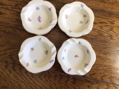 4 Beautiful Vintage Pickard China Made In USA Gold Ashtrays 134/75 Dainty Floral