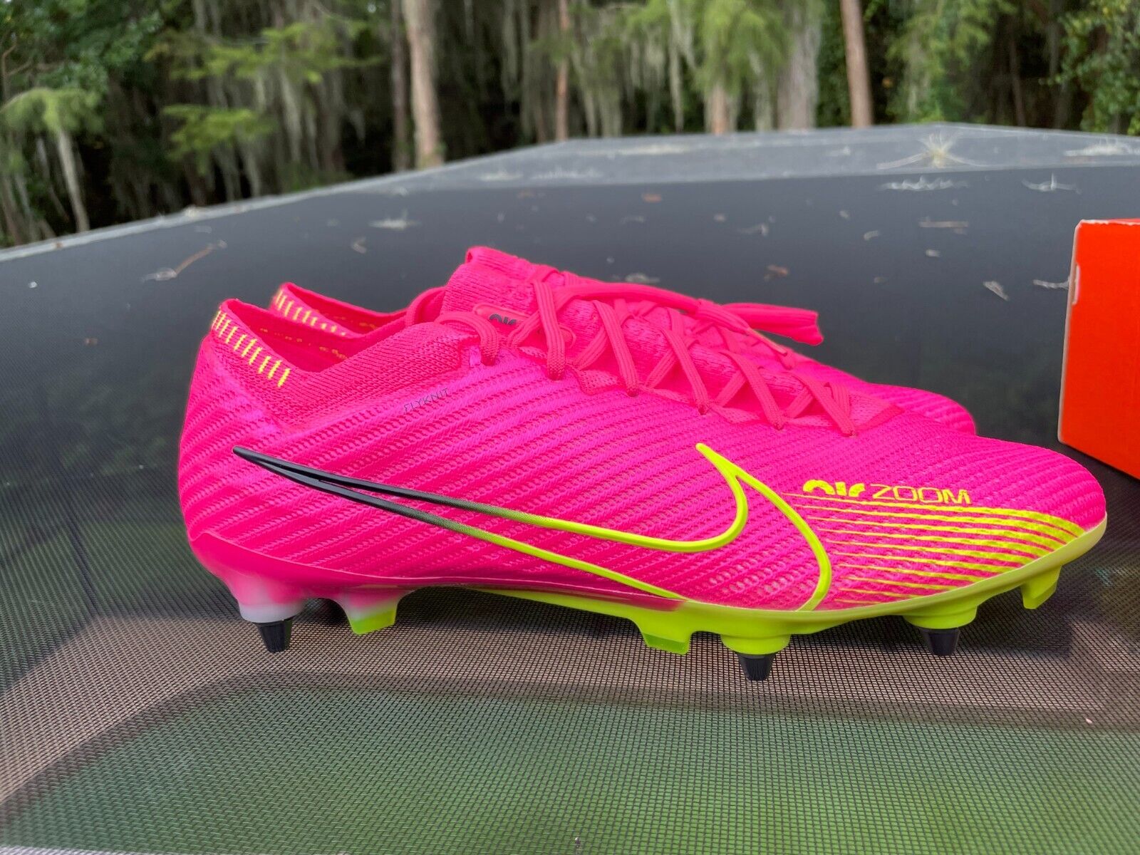 New Zoom Mercurial Vapor 15 Elite SG Pro 'Luminous Pack New Zoom Mercurial Vapor 15 Elite SG Pro 'Luminous Pack