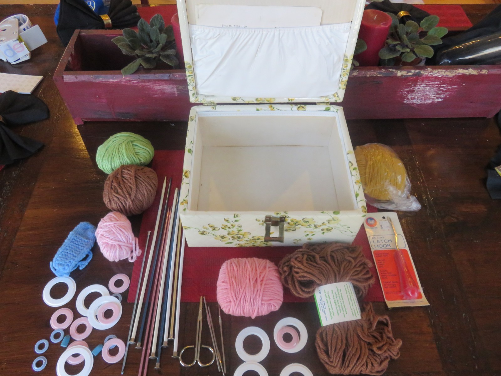Vintage Sewing / Knitting Box storage Travel case Vinyl 1960’s Floral Design