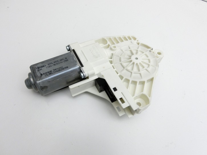 Audi A5 8F Cabrio 09-12 Cabrio Fensterhebermotor Links Vorne Audi A5 8F Cabrio 09-12 25.08.2011 8T0959801B... Bild 4