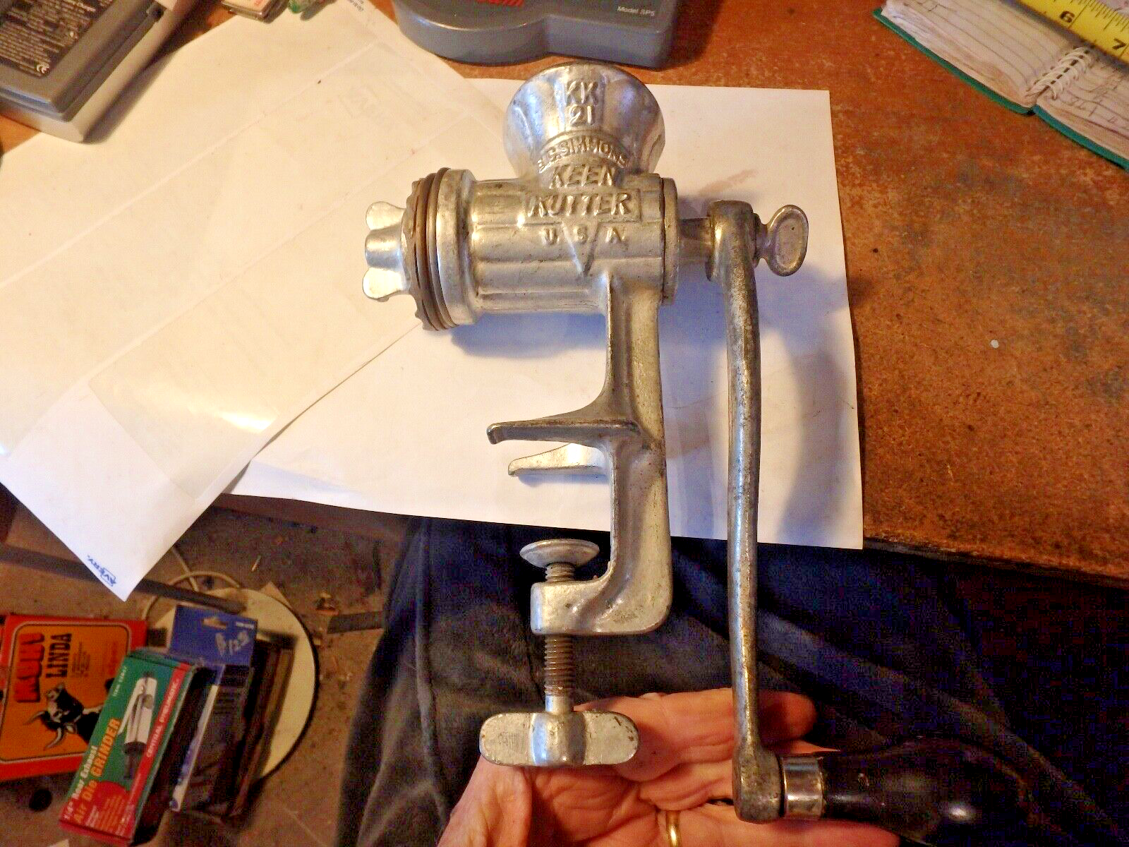9Y- vintage complete KEEN KUTTER KK21  meat grinder
