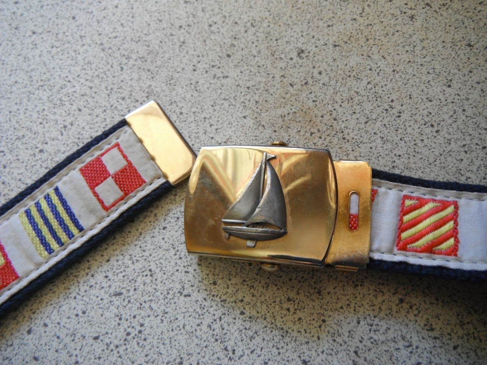 VINTAGE nautical preppy sailing Regatta flags BELT boating brass buckle USA