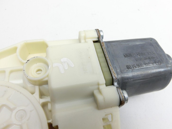 Mercedes B180 W246 11-14 Fensterhebermotor Links Vorne Mercedes B180 W246 11-14 22.12.2011 A2469065100 gebraucht Vorschau 4