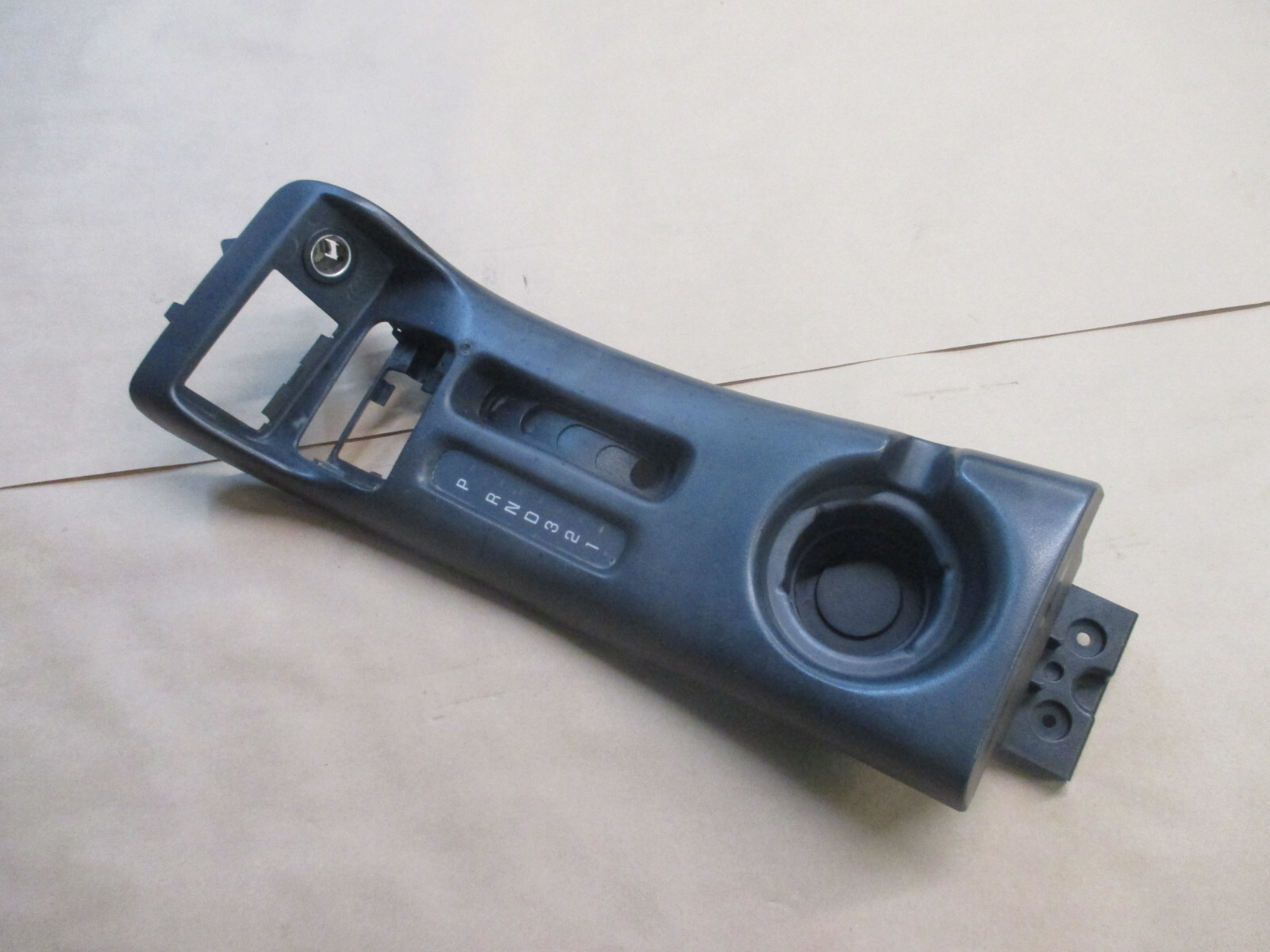 その他 Firebird Suite (Hybr) 00-02 Firebird Trans Am Console Shift Shifter Trim Plate